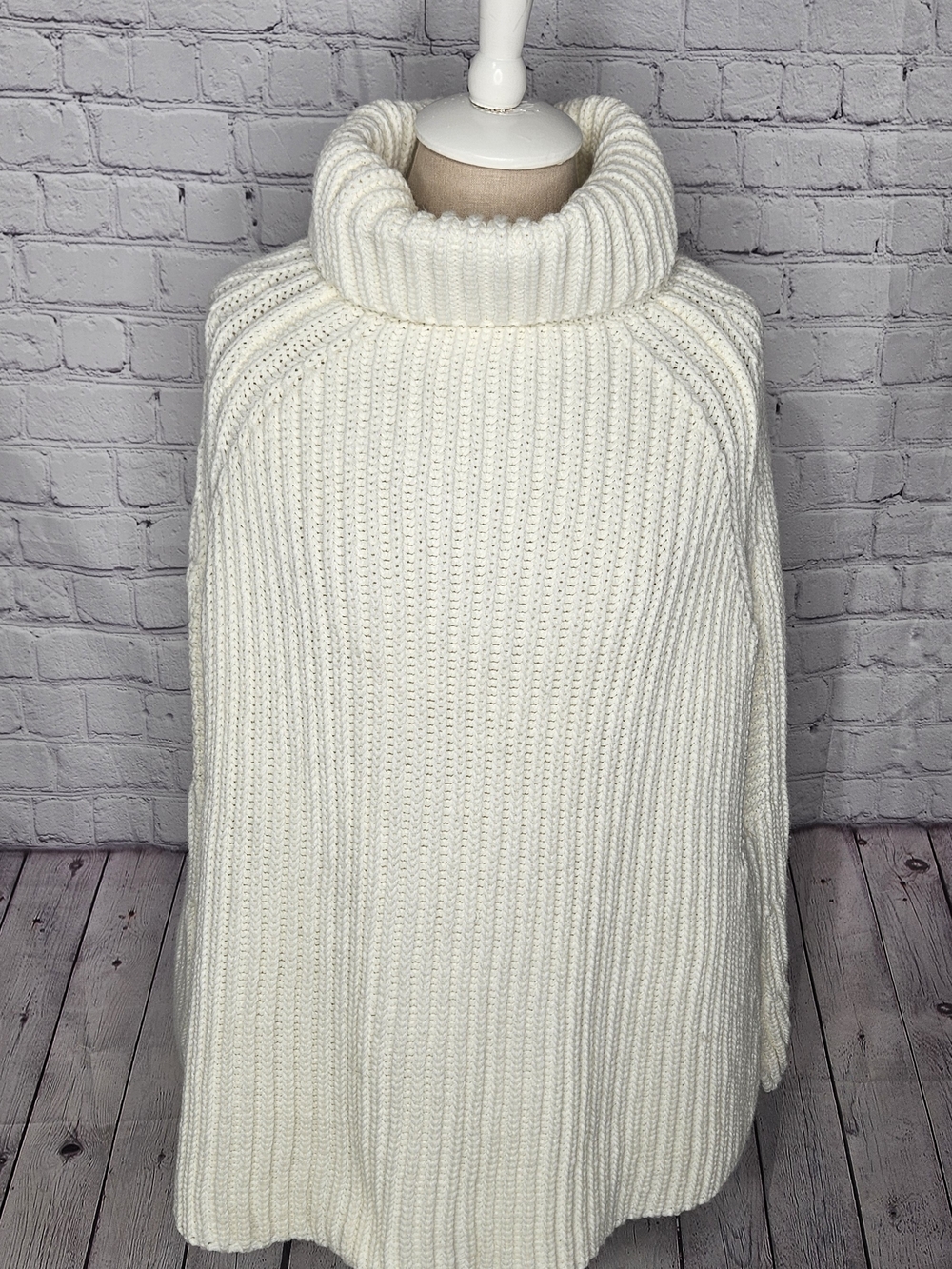 Vince Camuto Ivory Ribbed Turtleneck Sweater Cape Poncho